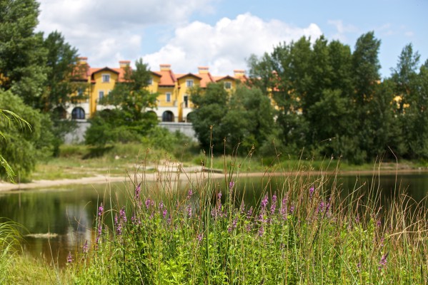 Купить дом на берегу Днепра в Киеве