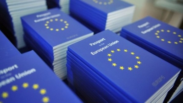 Паспорт ЕС для украинцев